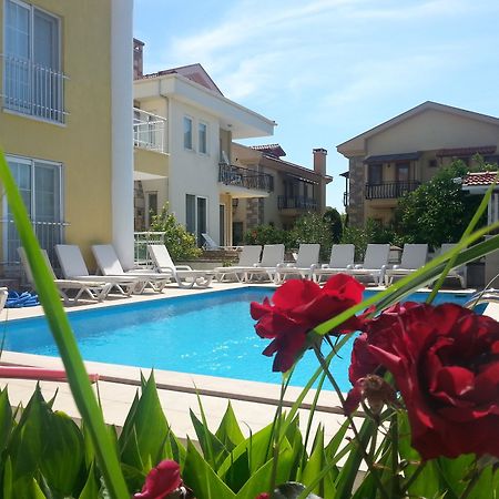 Karaca Apart Hotel Далян Екстериор снимка