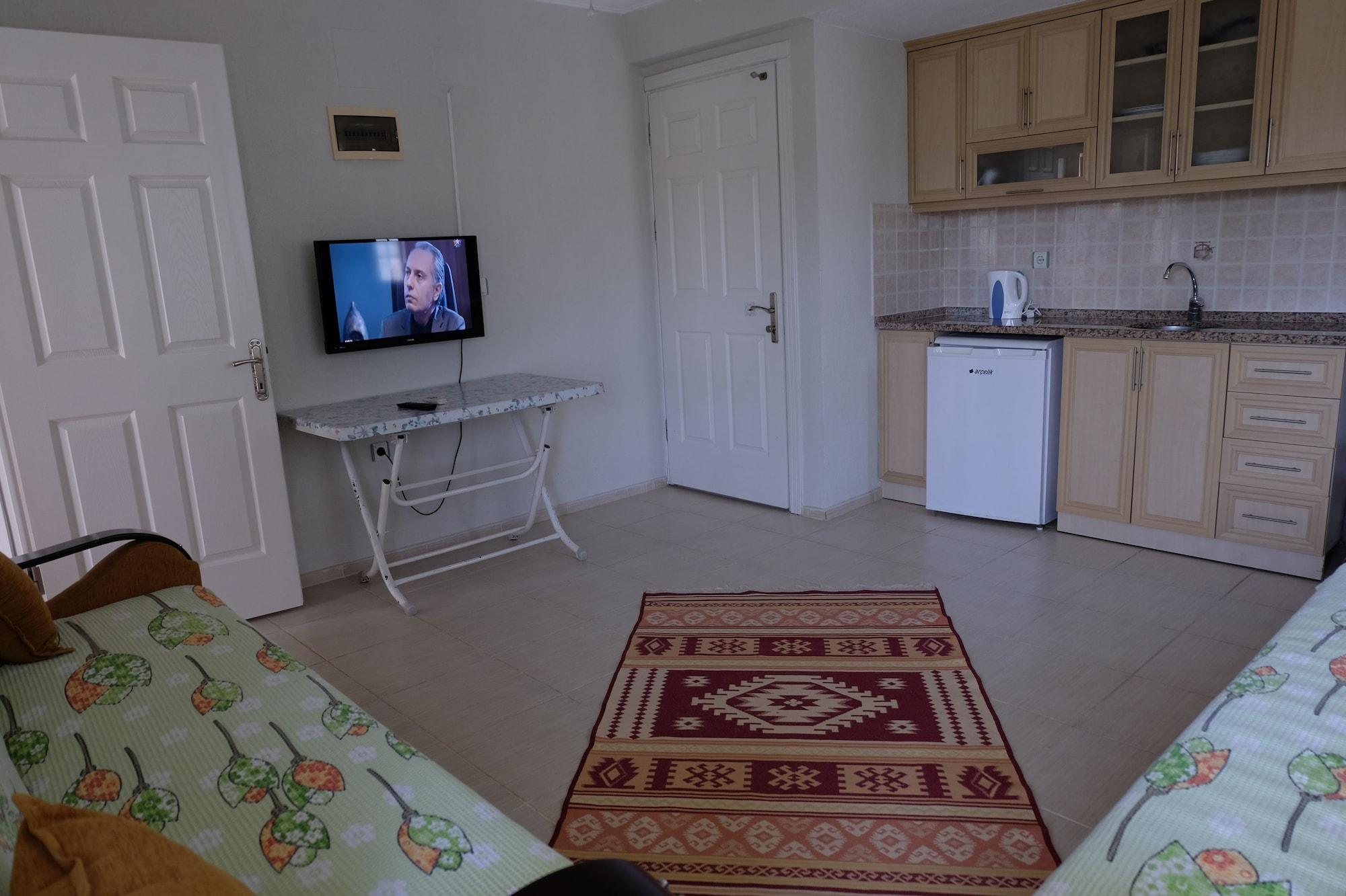 Karaca Apart Hotel Далян Екстериор снимка