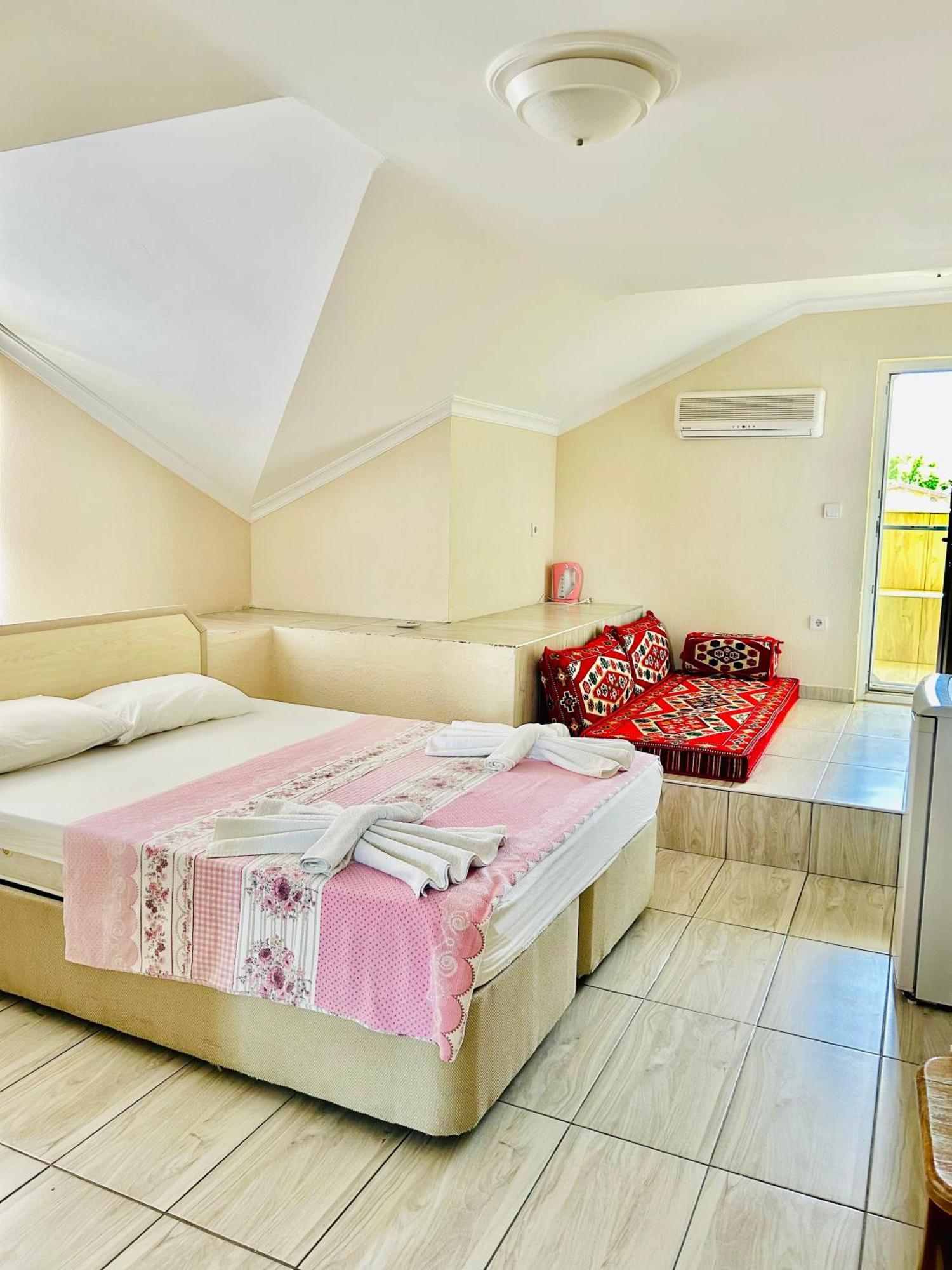 Karaca Apart Hotel Далян Екстериор снимка