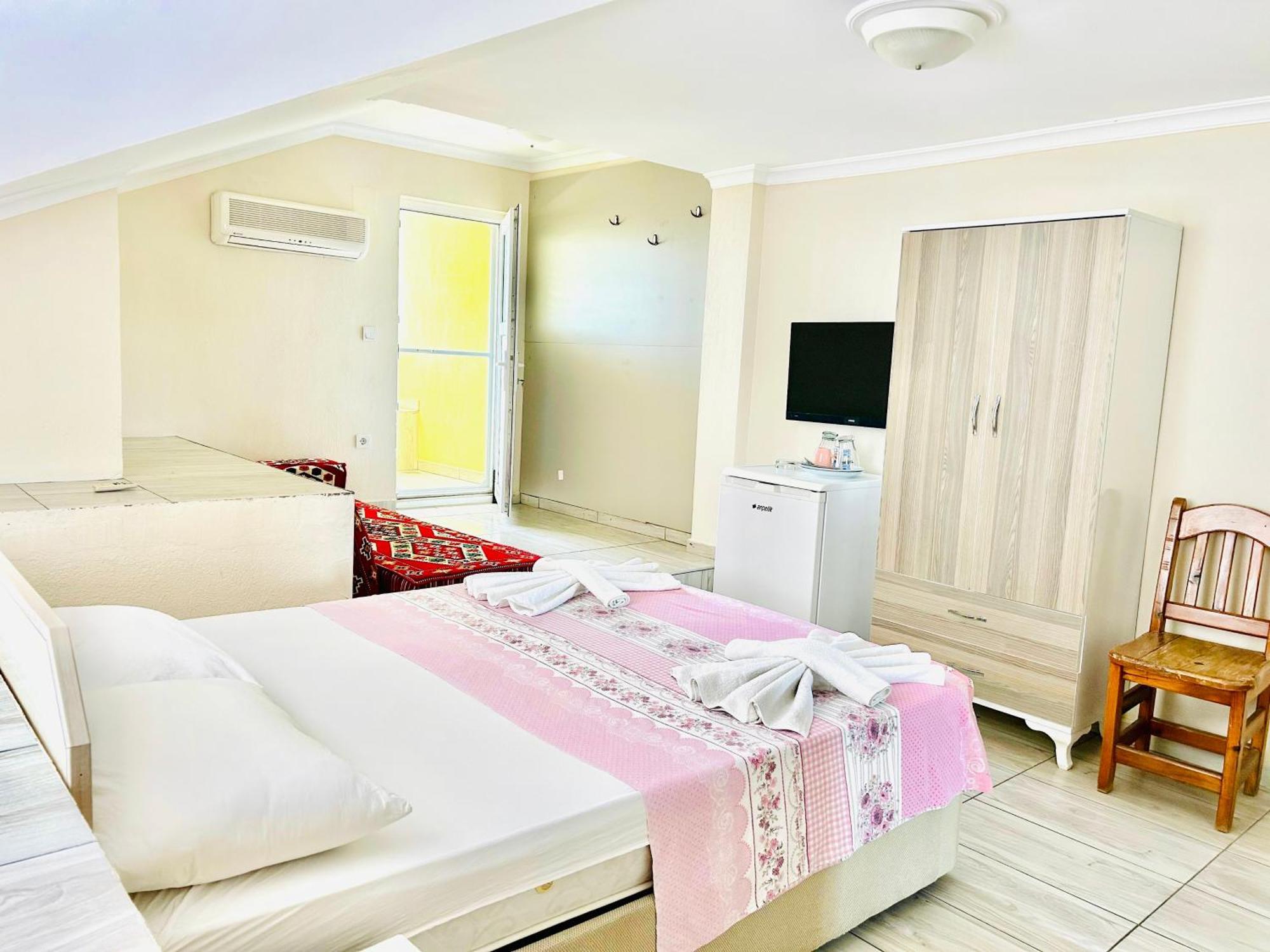 Karaca Apart Hotel Далян Екстериор снимка