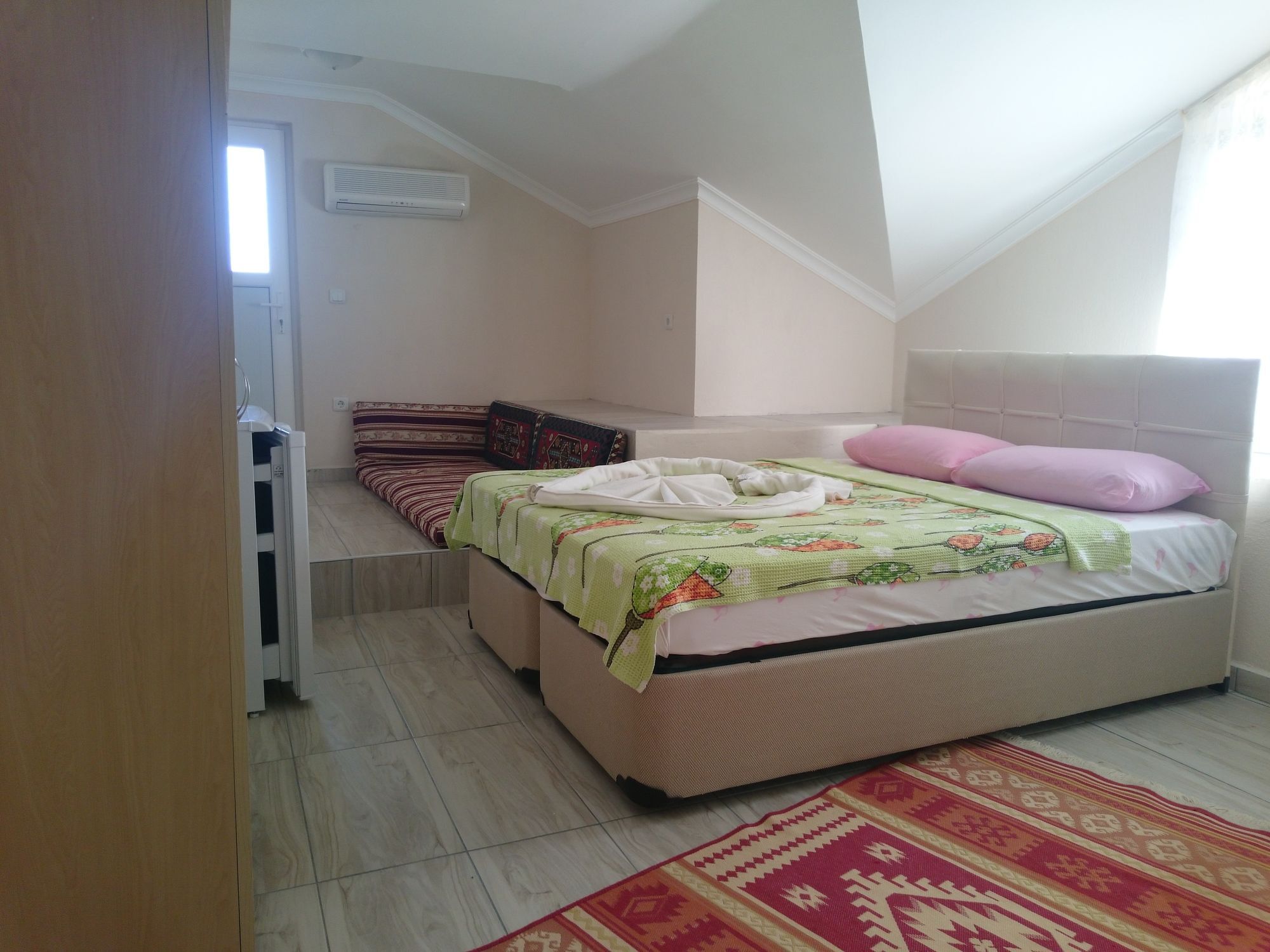 Karaca Apart Hotel Далян Екстериор снимка