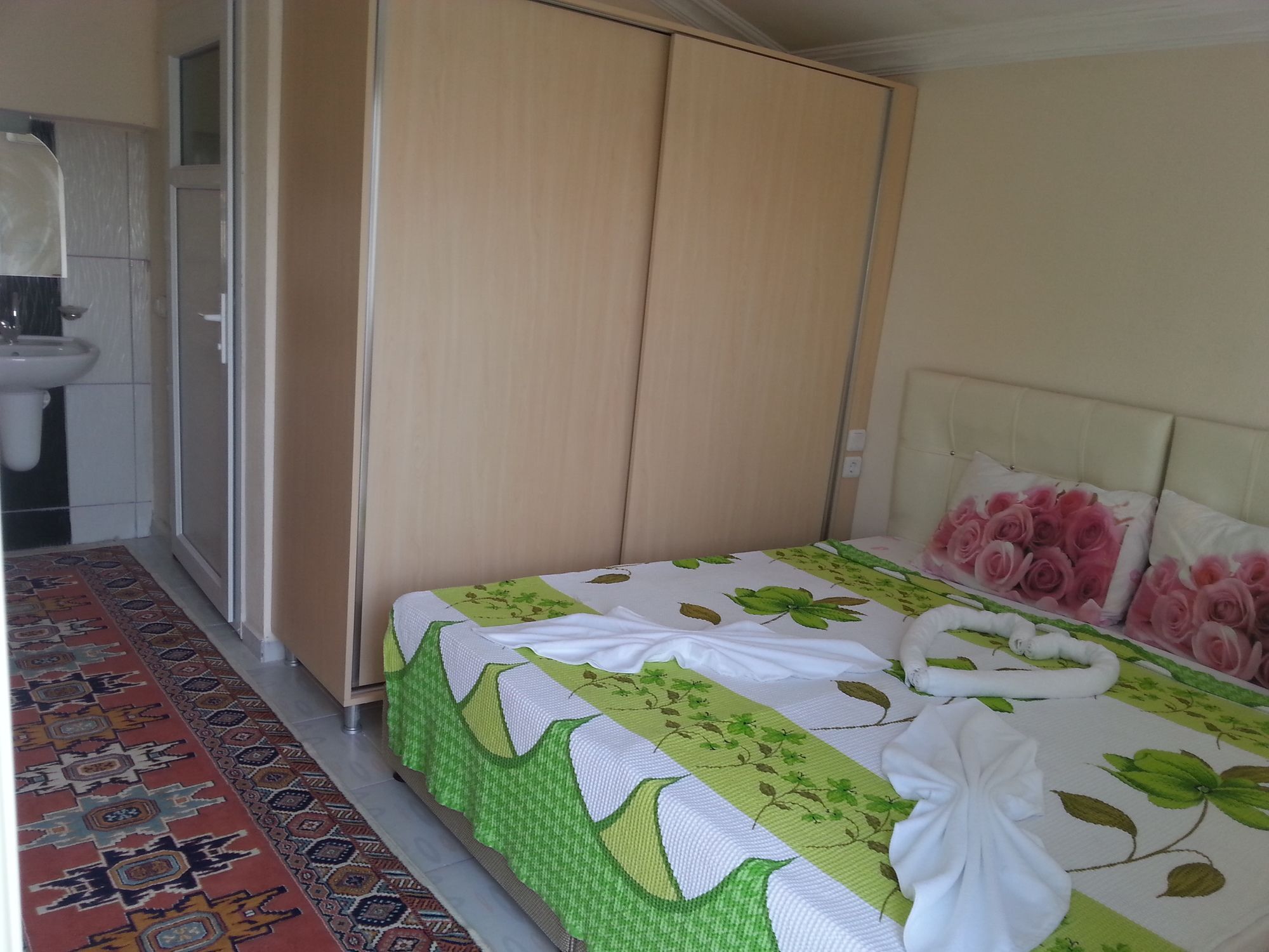 Karaca Apart Hotel Далян Екстериор снимка