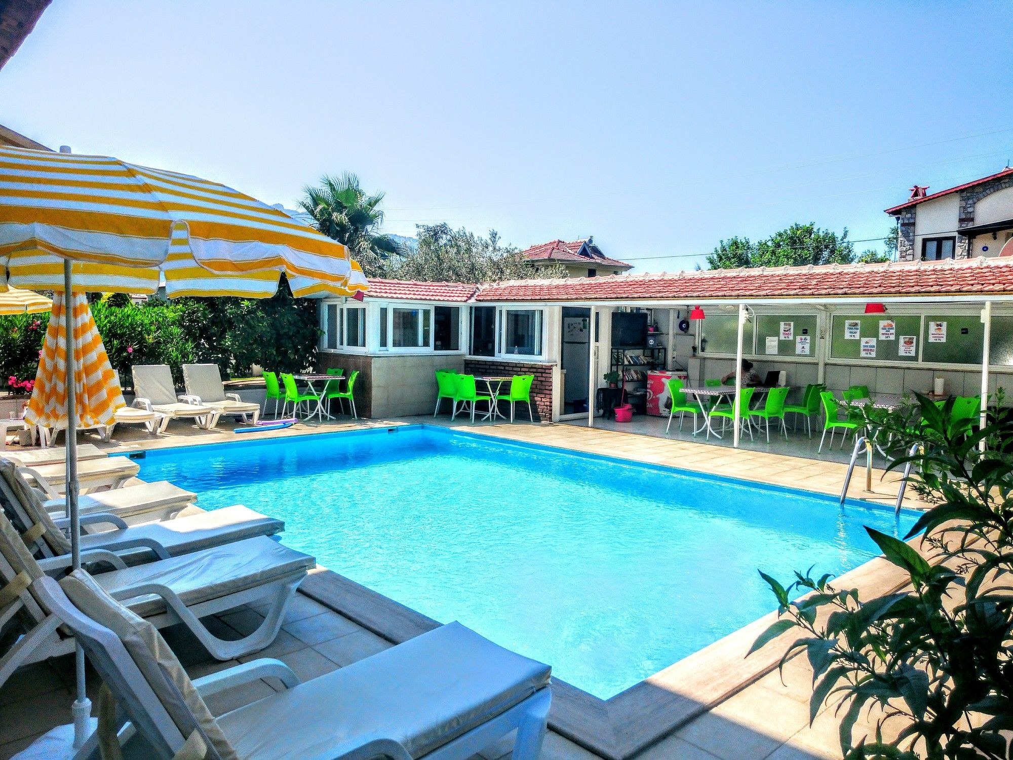 Karaca Apart Hotel Далян Екстериор снимка